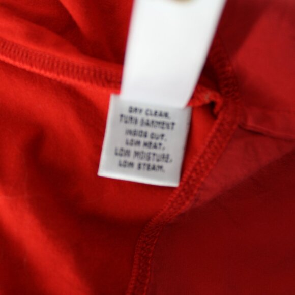 ST. JOHN women's red V-neck t-shirt top sz M soft stretch knit silk trim & hem - Picture 7 of 7